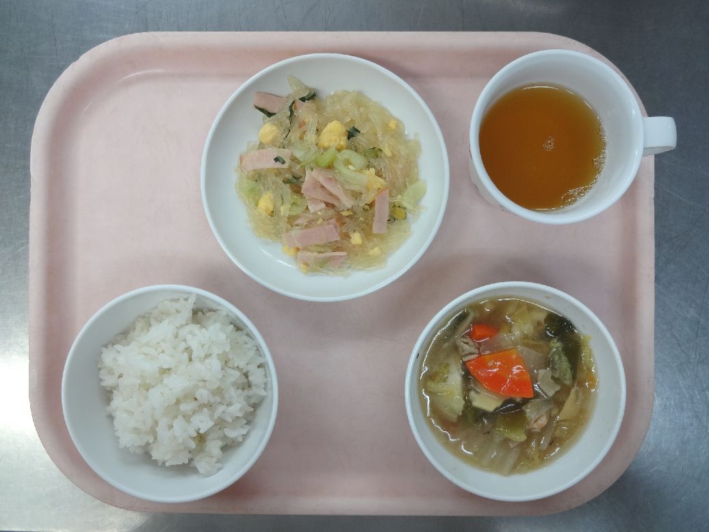 こども園の給食「<span>ごはん 八宝菜 華風和え 菓子</span>」