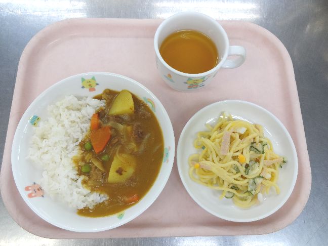 こども園の給食「<span>カレーライス　スパゲティサラダ　大根もち</span>」