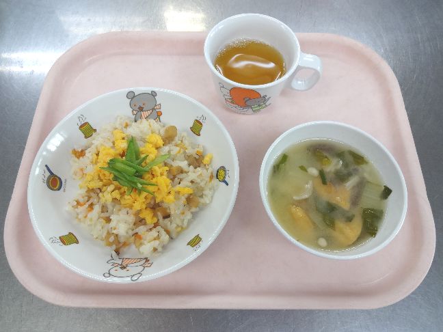 こども園の給食「<span>散らし寿し 豚汁 粉ふき芋</span>」